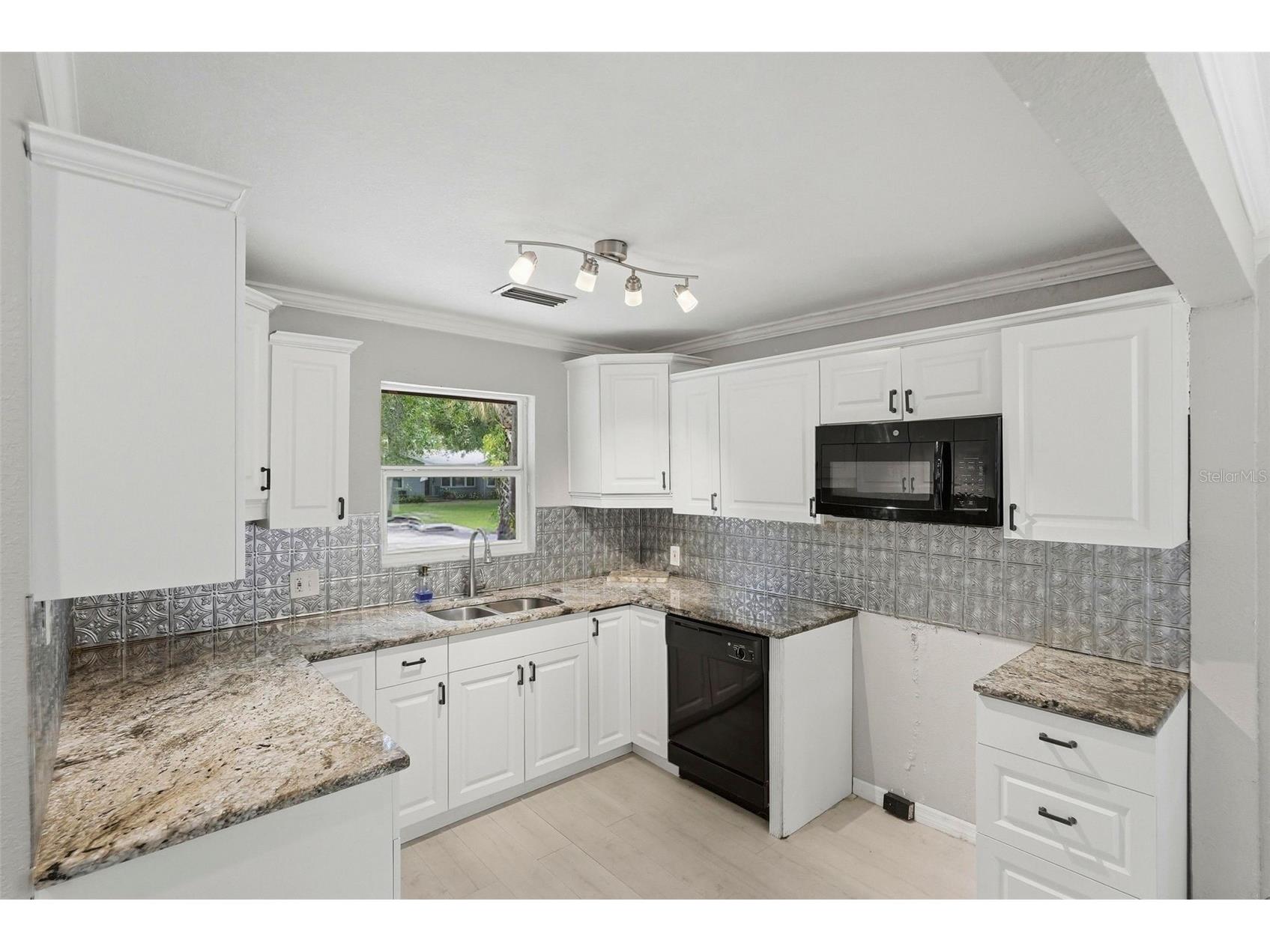 5124 19th Street N Saint Petersburg FL 33714 TB8507377 image7