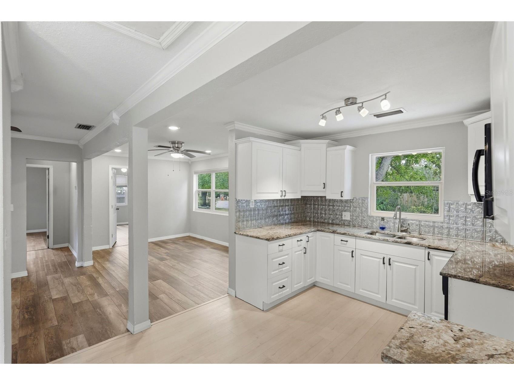5124 19th Street N Saint Petersburg FL 33714 TB8507377 image9