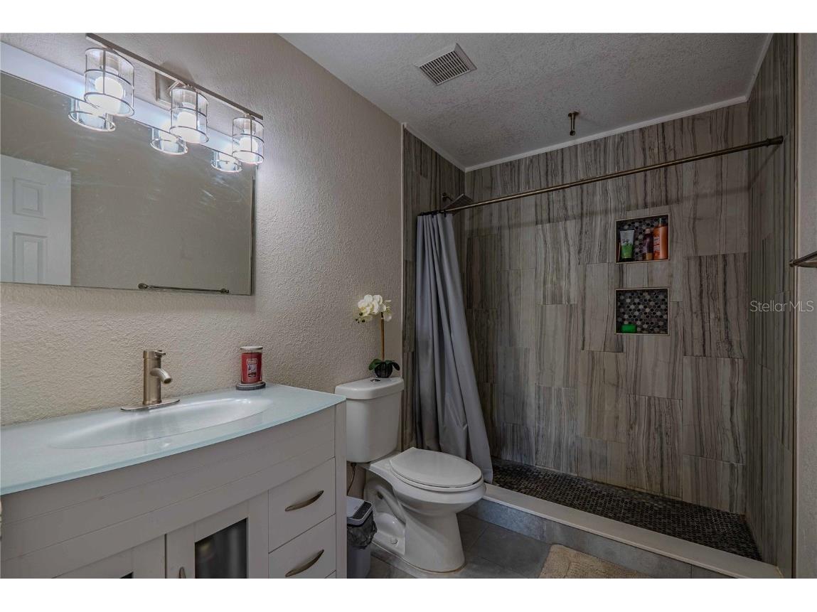 5124 Springwood Drive Tampa FL 33624 TB8450816 image25