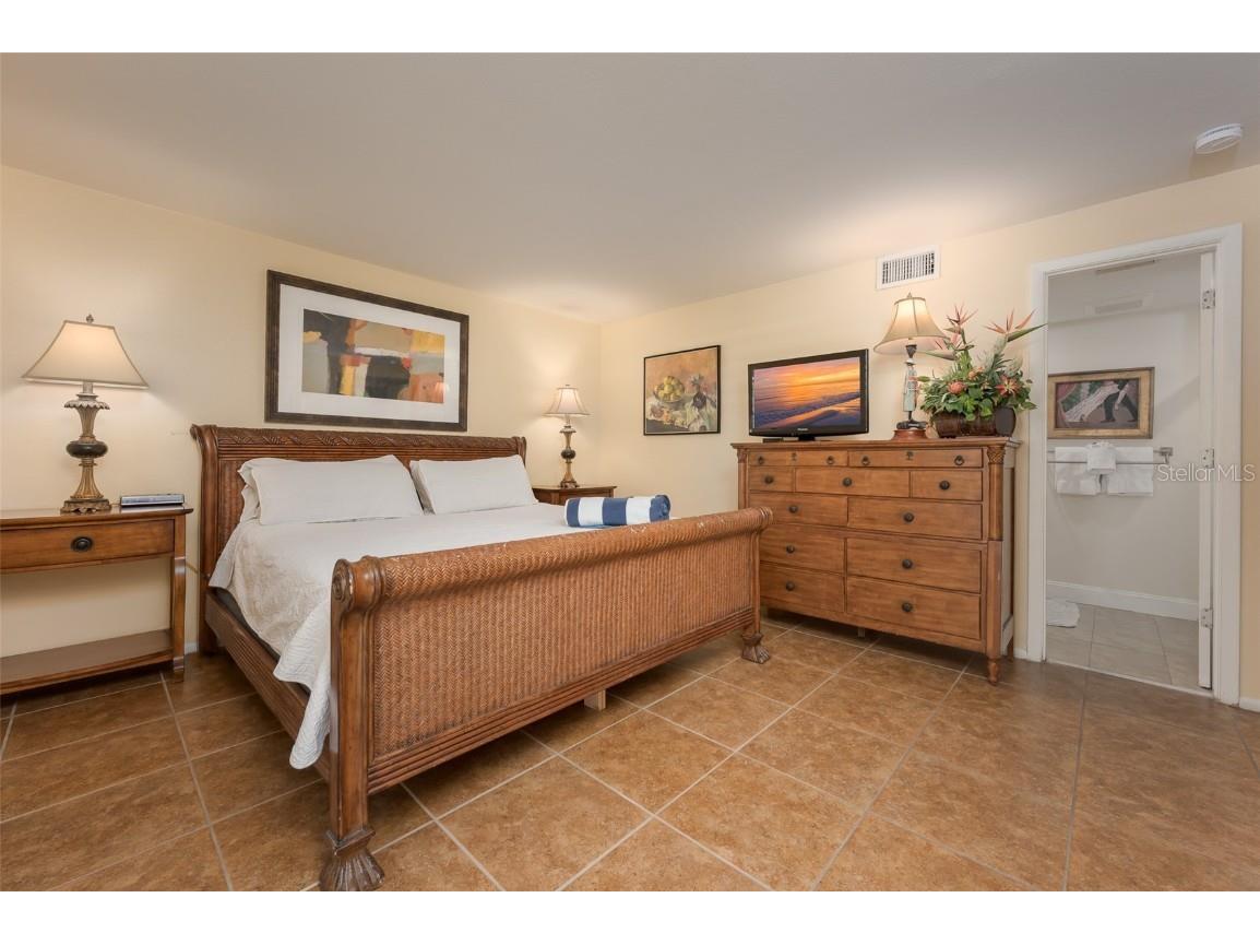 5125 Gulf Of Mexico Drive #4 Longboat Key FL 34228 - GULF OF MEXICO A4645905 image19