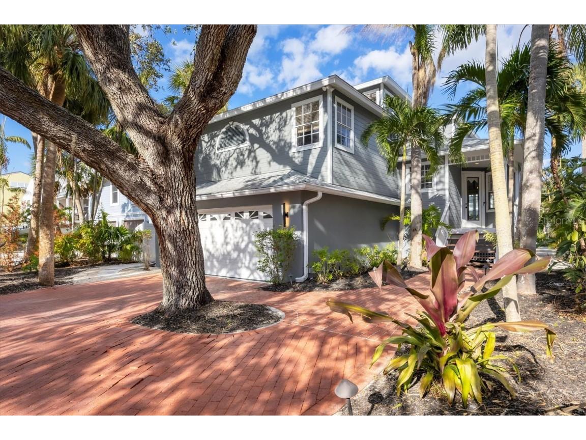 5125 Oxford Drive Sarasota FL 34242 - GRAND CANAL A4633107 image1