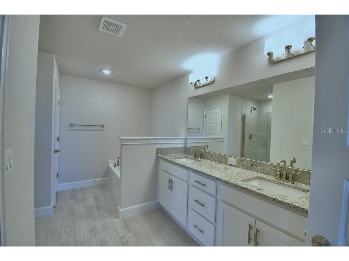 5126 Villa Crest Way Auburndale FL 33823 - LAKE JULIANA L4948890 image13