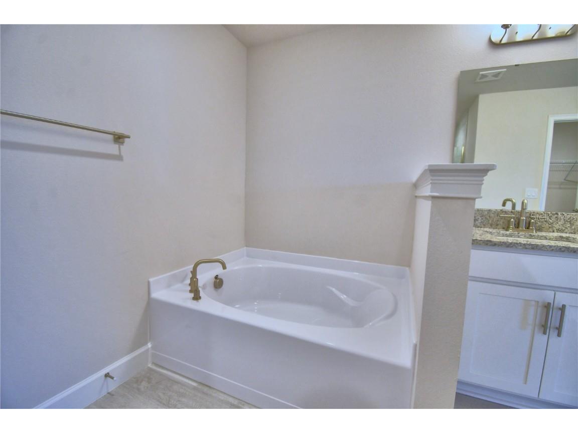 5126 Villa Crest Way Auburndale FL 33823 - LAKE JULIANA L4948890 image16