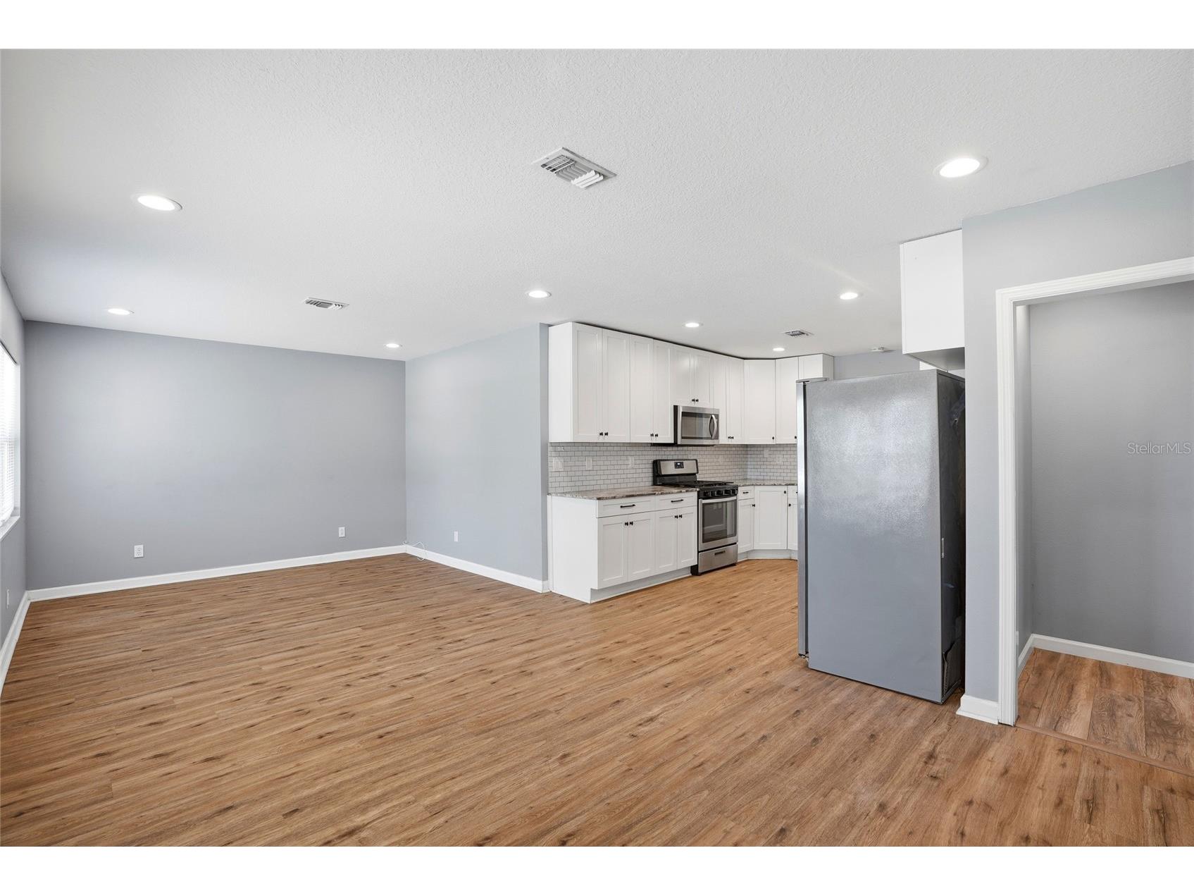5127 4th Avenue S Saint Petersburg FL 33707 TB8505839 image2