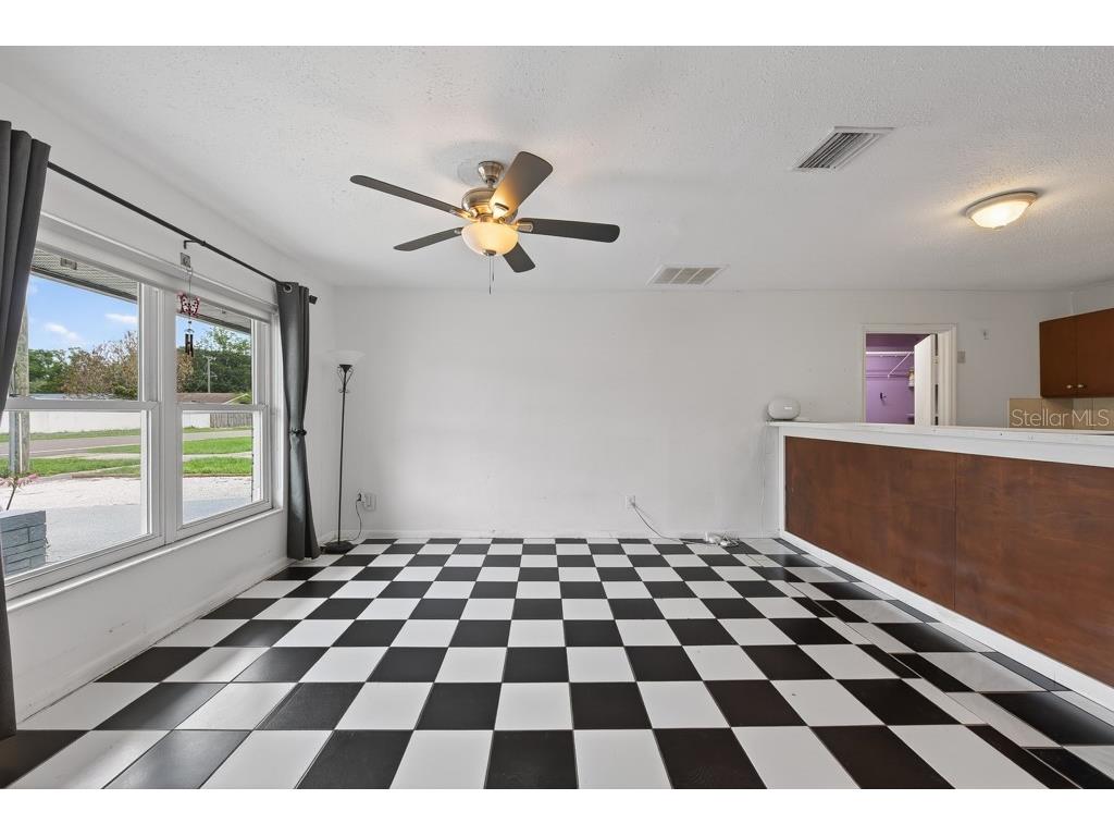 5127 Pine Street Seffner FL 33584 TB8516203 image3