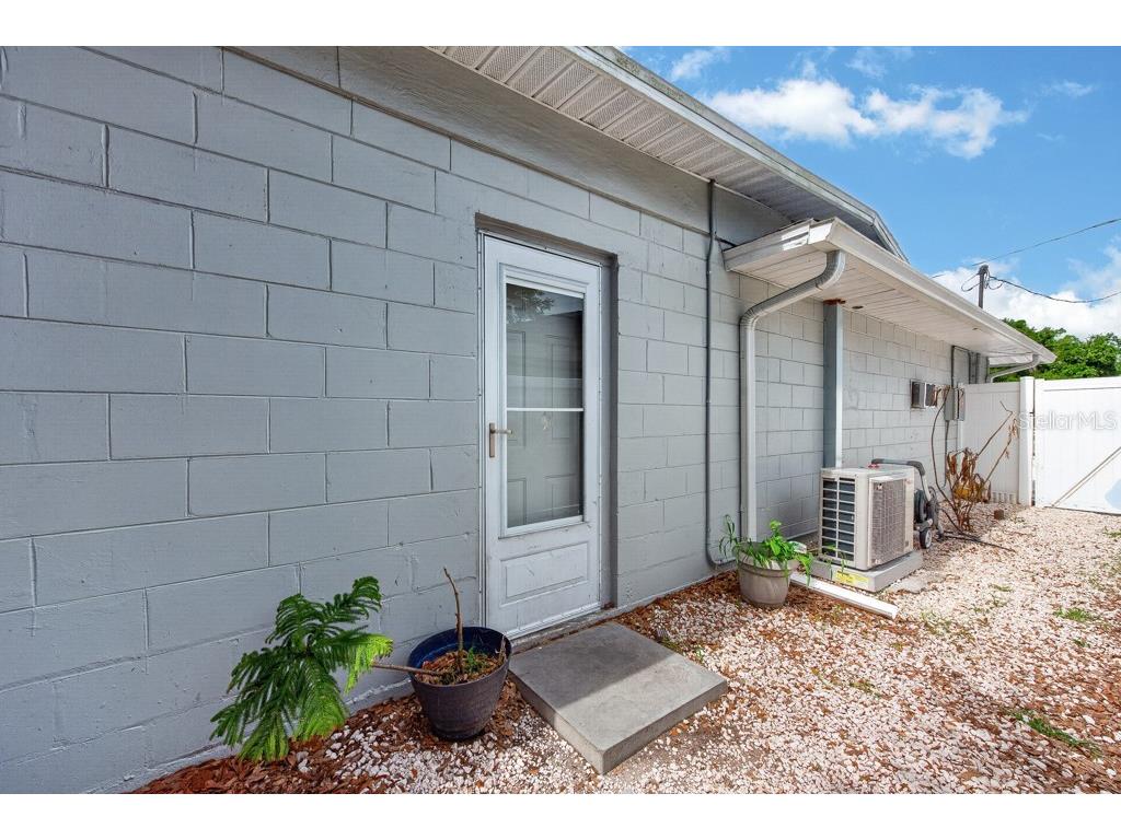 5127 Pine Street Seffner FL 33584 TB8516203 image43