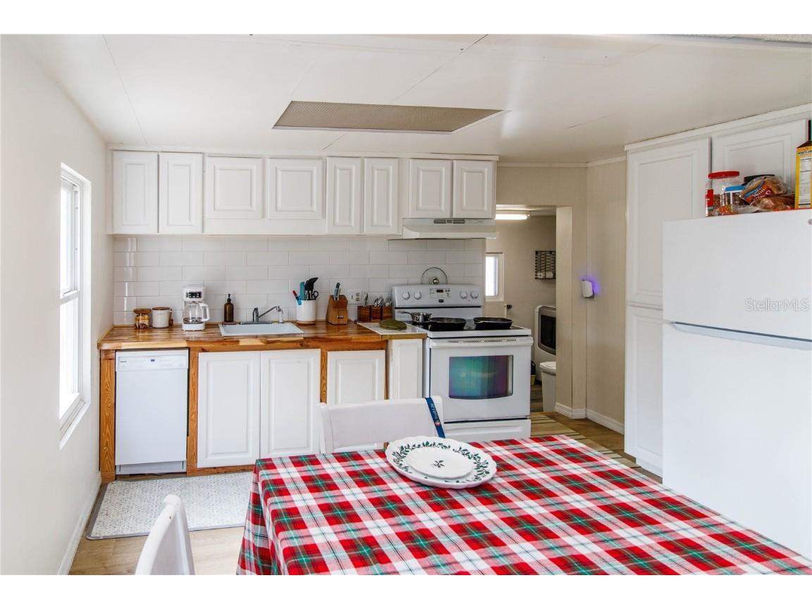 5127 Yearling Avenue Weeki Wachee FL 34607 TB8455324 image6