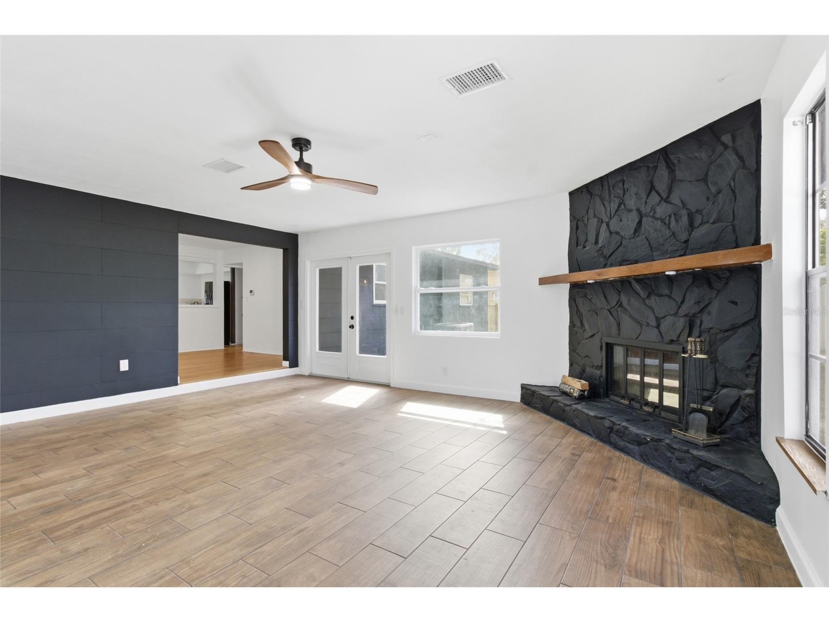 5128 18th Street N Saint Petersburg FL 33714 TB8475443 image10