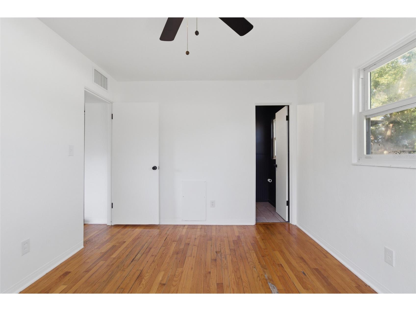 5128 18th Street N Saint Petersburg FL 33714 TB8475443 image17