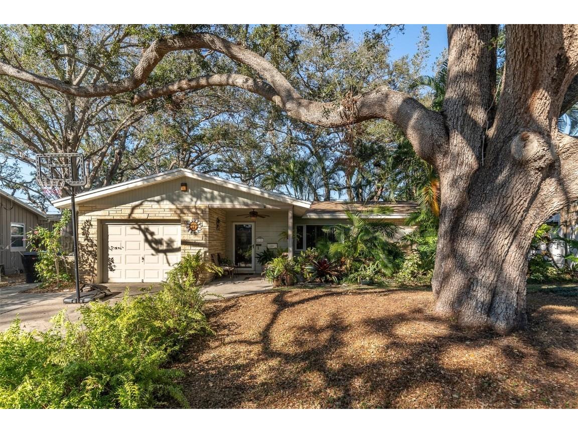 5129 11th Avenue N Saint Petersburg FL 33710 TB8337265 image1