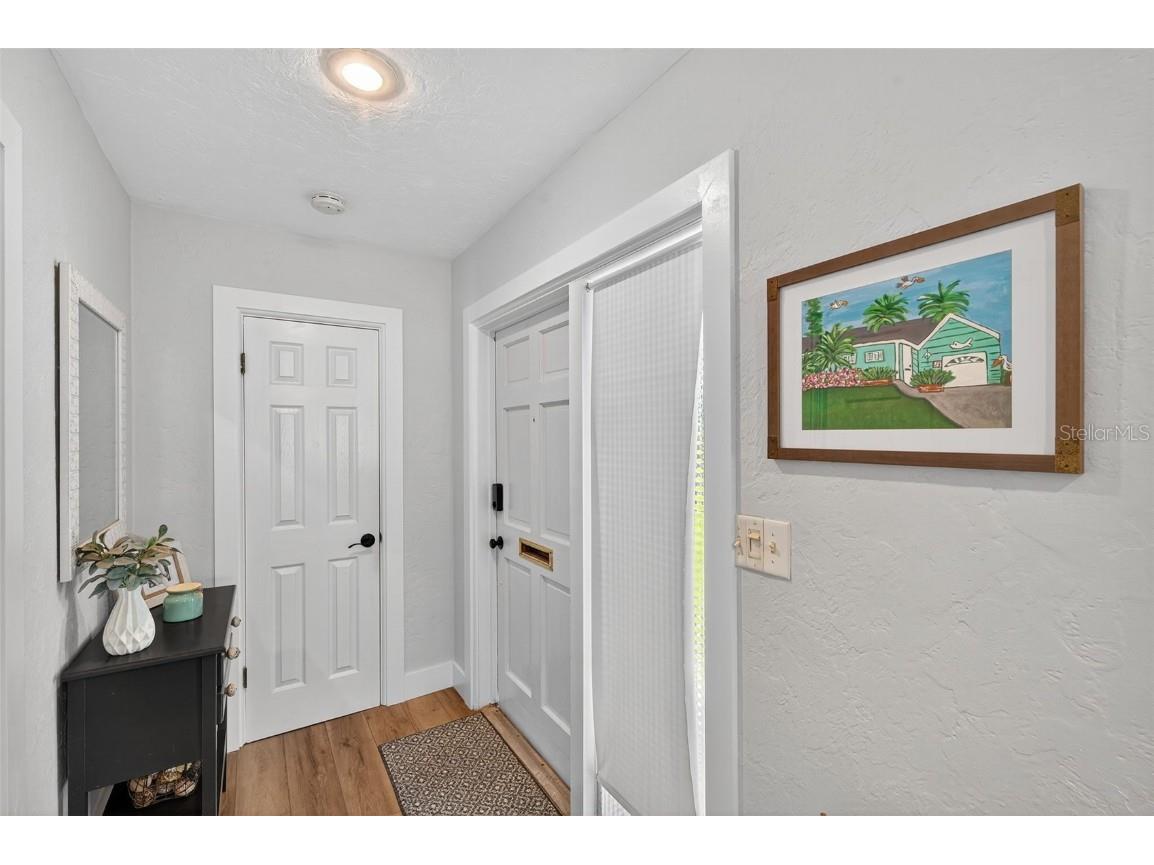 513 Dolphin Avenue SE Saint Petersburg FL 33705 TB8450798 image2