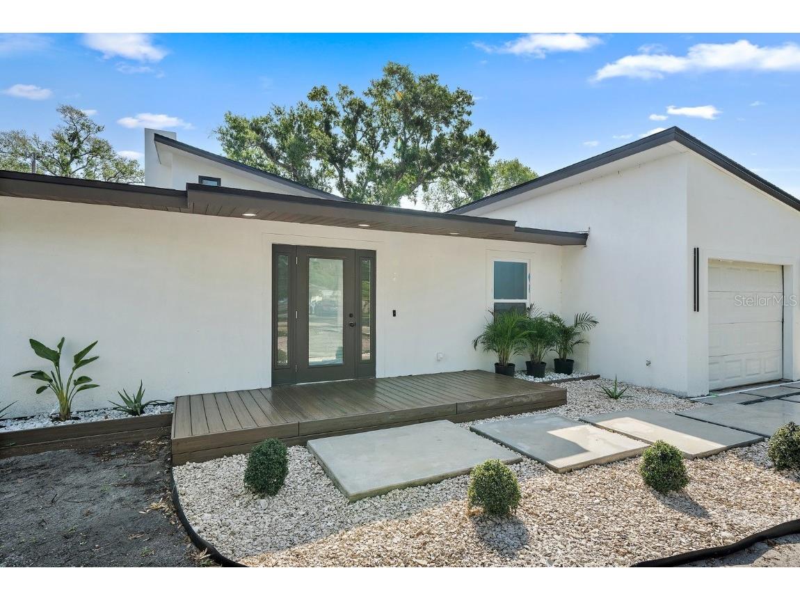 513 Hand Avenue Sarasota FL 34232 A4617859 image1