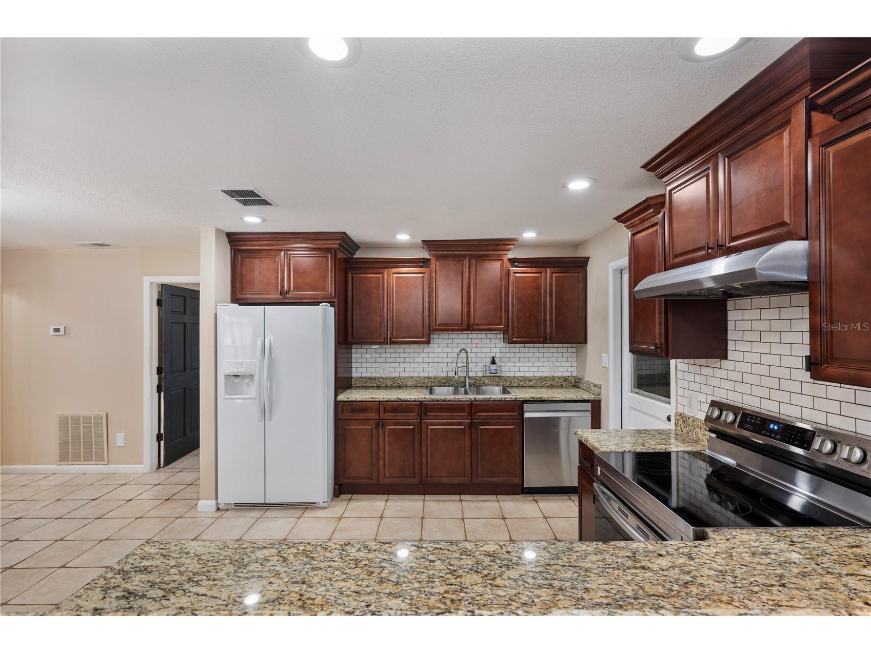 513 Queens Loop N Lakeland FL 33803 L4959446 image10