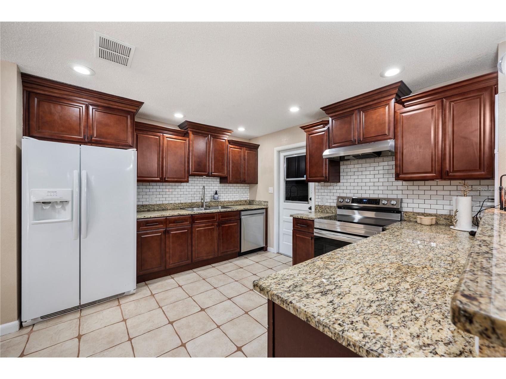513 Queens Loop N Lakeland FL 33803 L4959446 image9