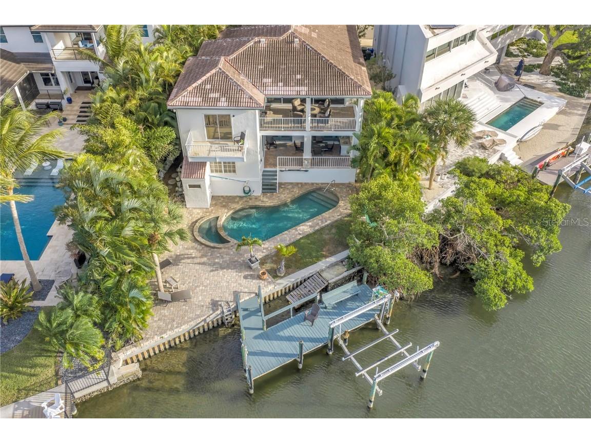 513 Venice Lane Sarasota FL 34242 A4671178 image3