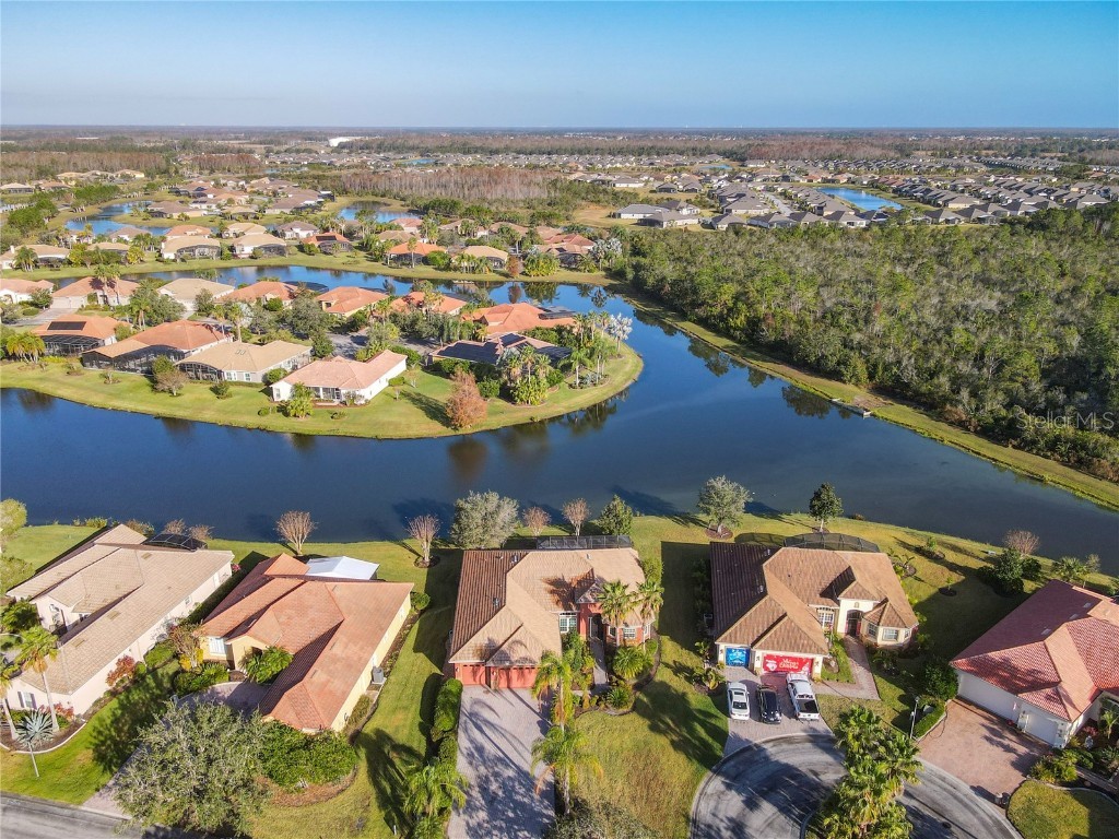 513 Viterra Court Kissimmee FL 34759 S5114115 image1