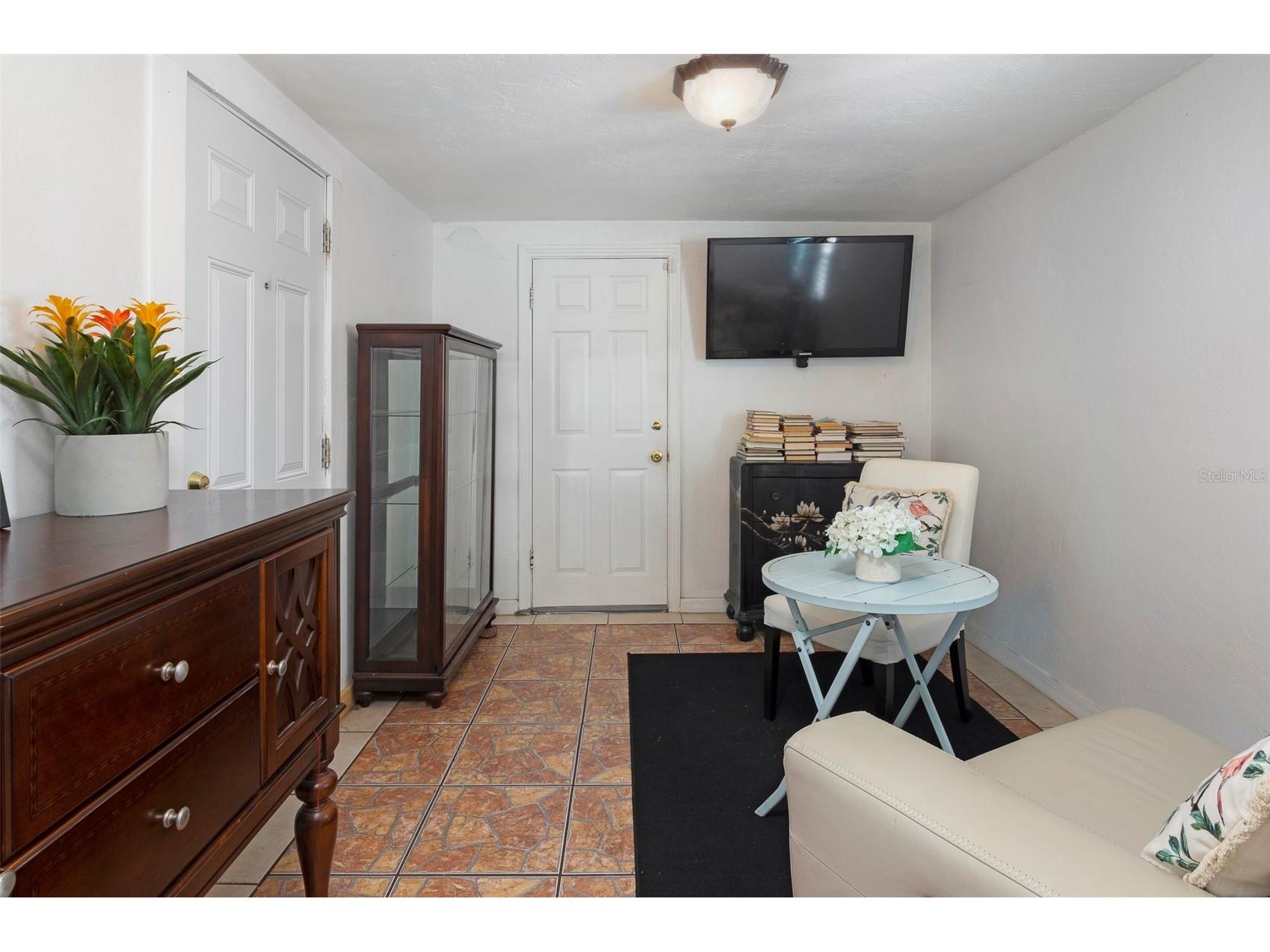 5130 Burlington Avenue N Saint Petersburg FL 33710 TB8528401 image10