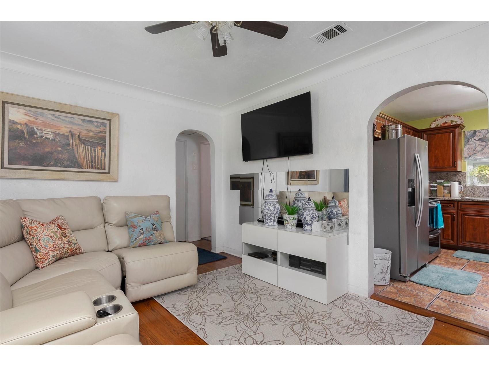 5130 Burlington Avenue N Saint Petersburg FL 33710 TB8528401 image7