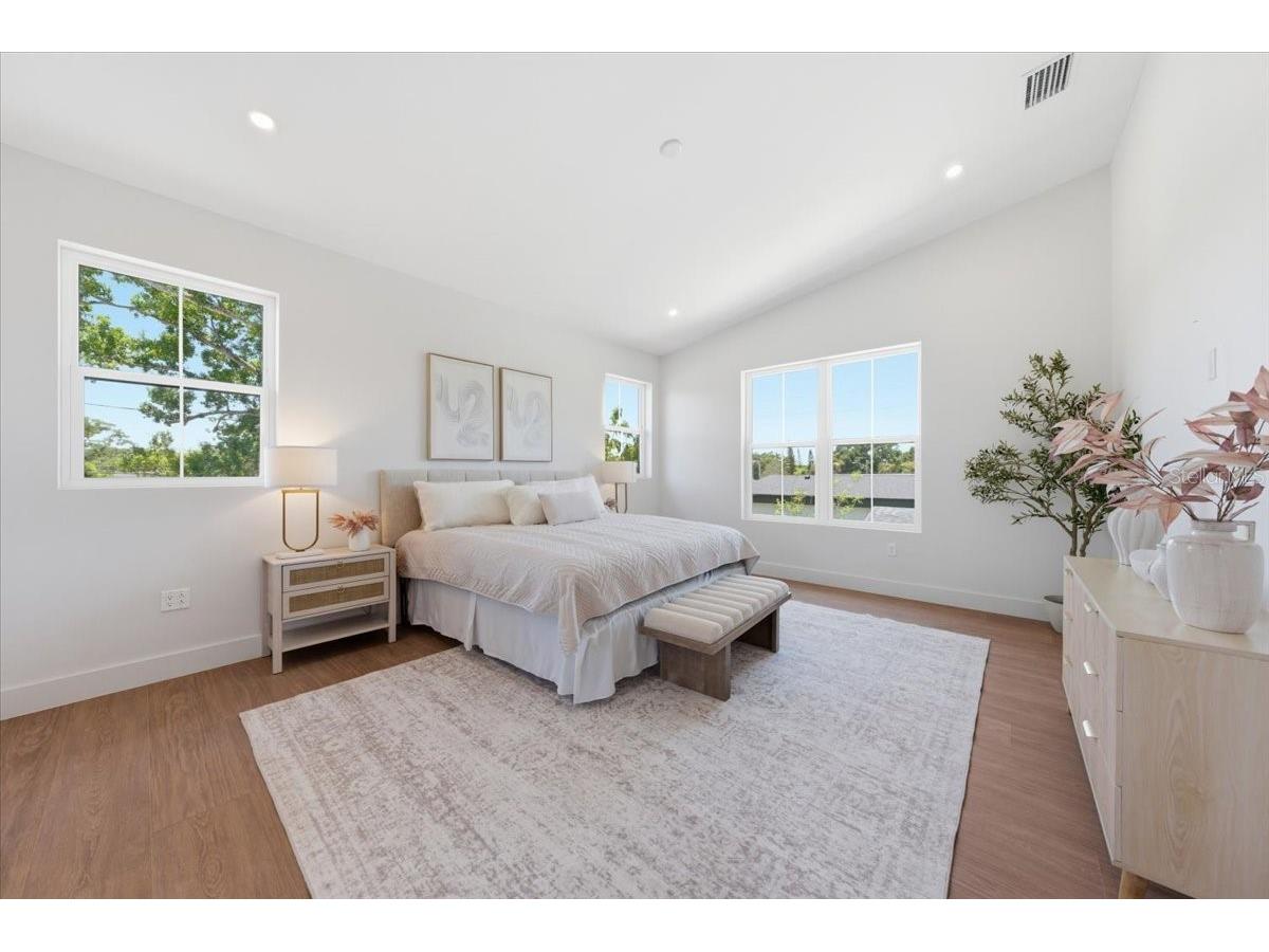 5130 Dartmouth Avenue N Saint Petersburg FL 33710 TB8475944 image40