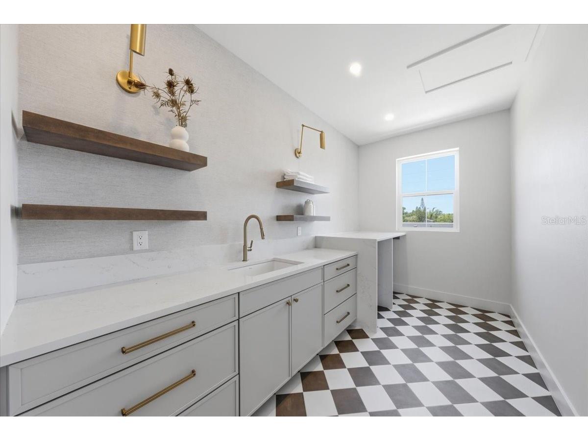 5130 Dartmouth Avenue N Saint Petersburg FL 33710 TB8475944 image5