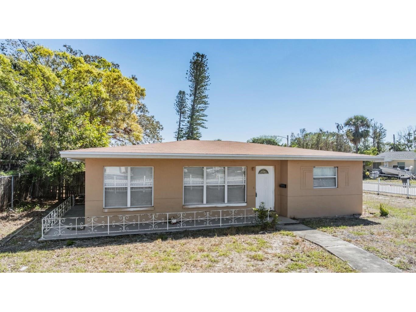 5130 Dr Martin Luther King Jr St S Saint Petersburg FL 33705 TB8342126 image1