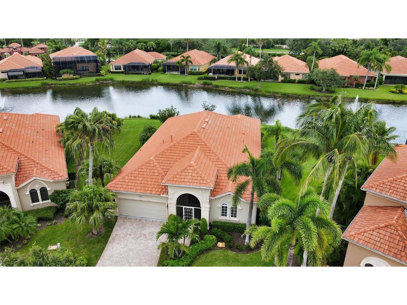 5131 Chateau Court Sarasota FL 34238 A4584263 image1