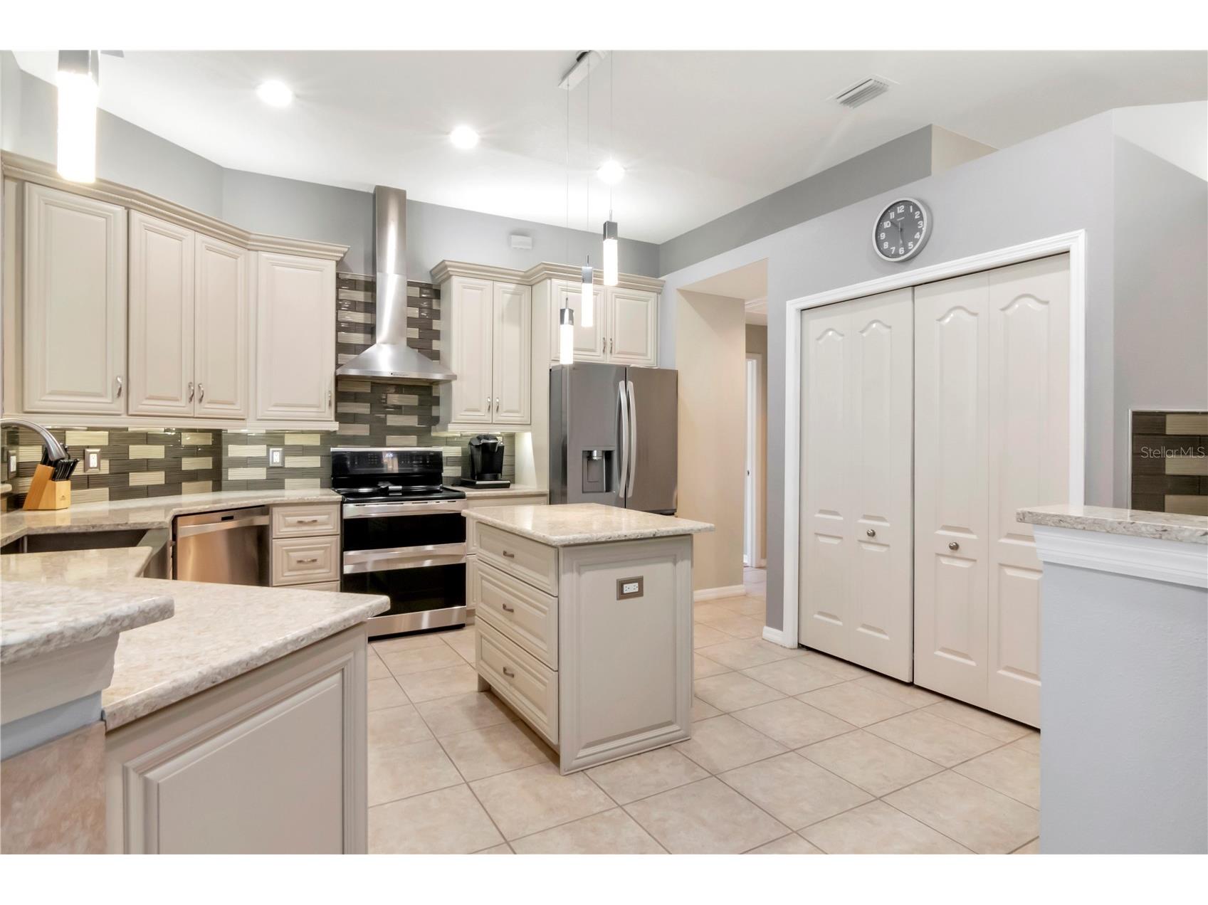 5132 Whispering Leaf Trail Valrico FL 33596 TB8442855 image38