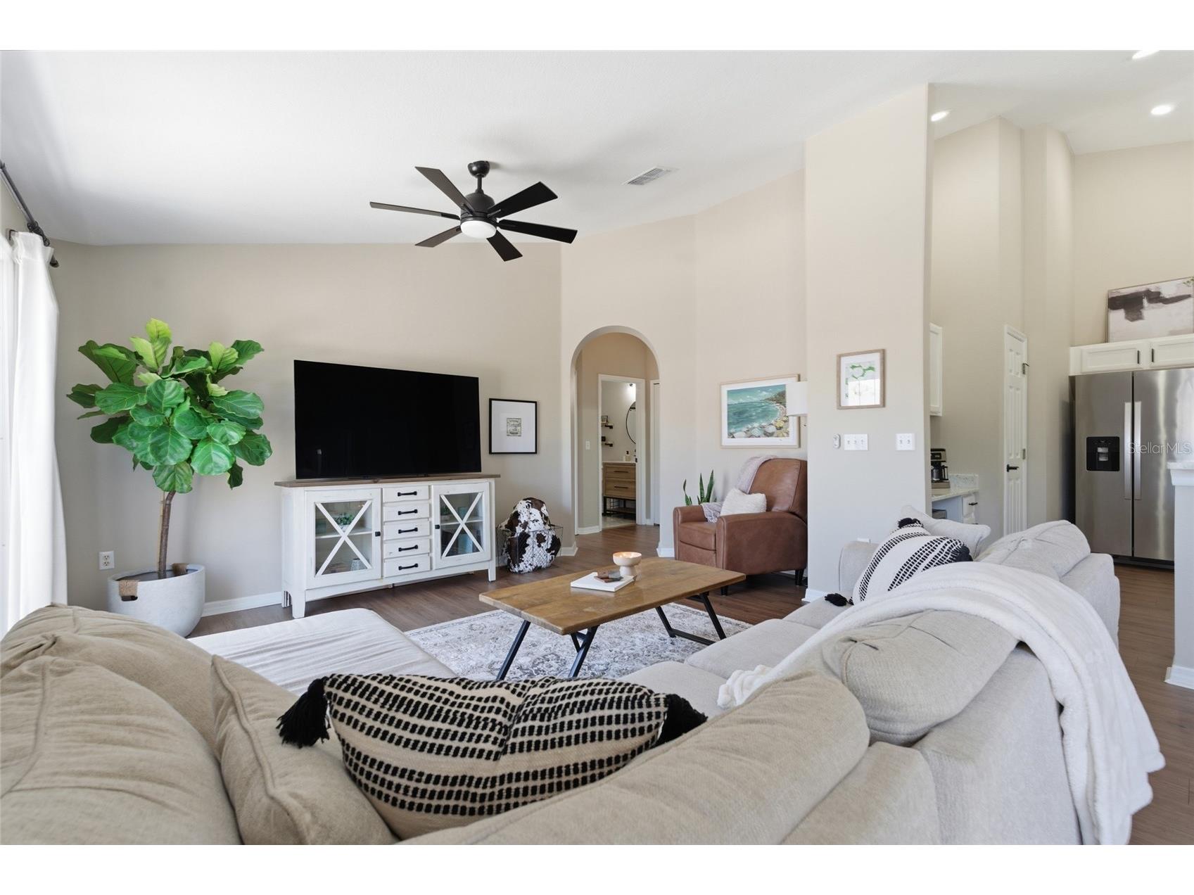 5134 6th Street N Saint Petersburg FL 33703 TB8503426 image3