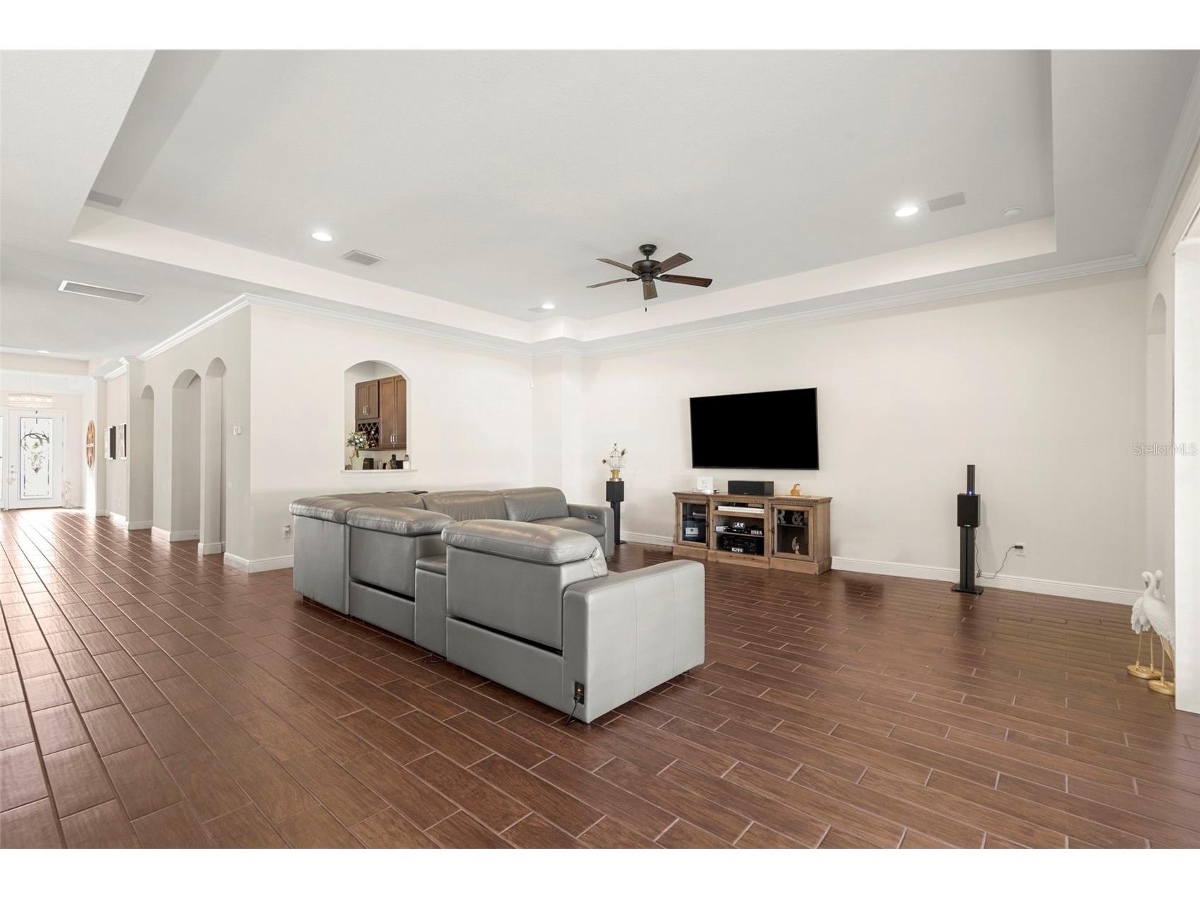 5134 Lakecastle Drive Tampa FL 33624 - LAKE LECLARE TB8513935 image15