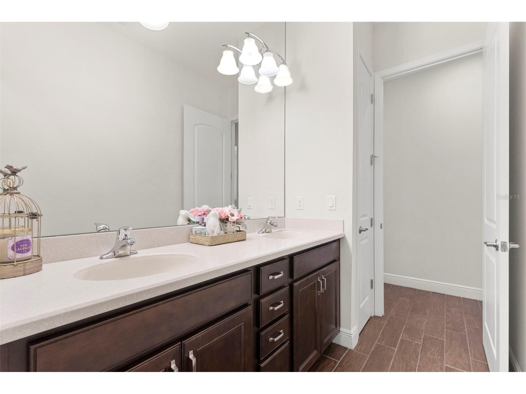 5134 Lakecastle Drive Tampa FL 33624 - LAKE LECLARE TB8513935 image50