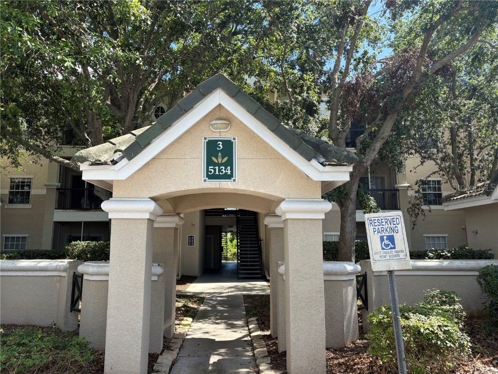 5134 Northridge Road #102 Sarasota FL 34238 A4641566 image1