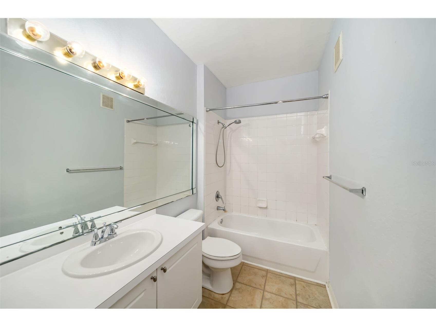 5134 Northridge Road #206 Sarasota FL 34238 A4679092 image18