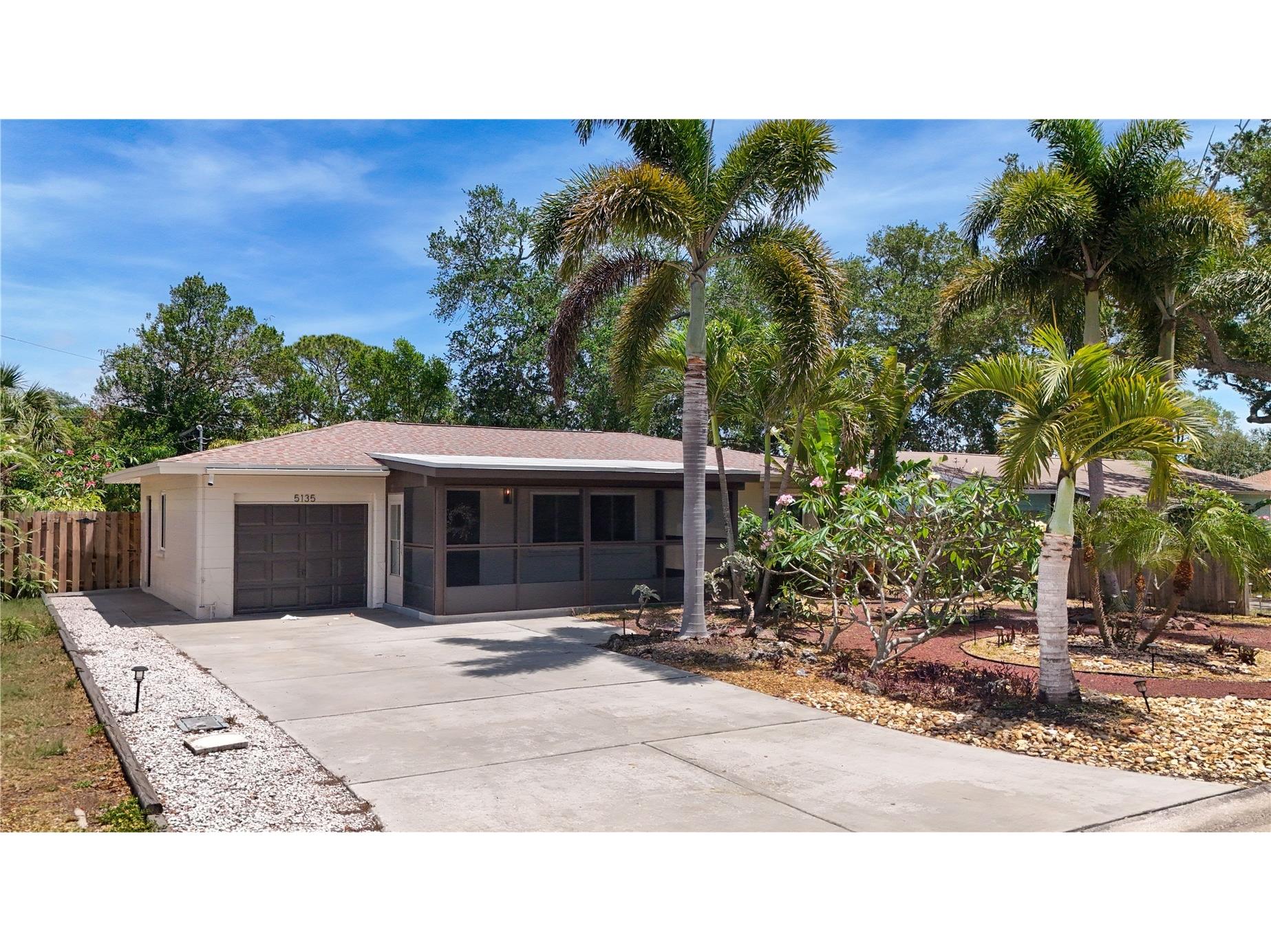 5135 101st Street N Saint Petersburg FL 33708 TB8494148 image1
