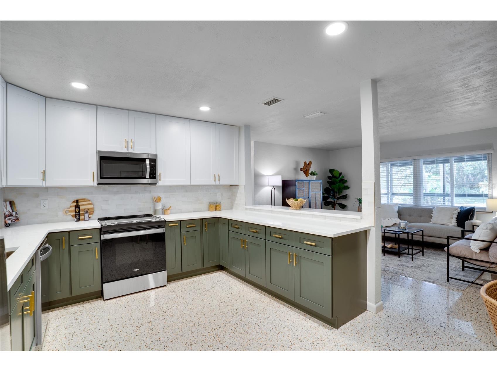 5135 101st Street N Saint Petersburg FL 33708 TB8494148 image13