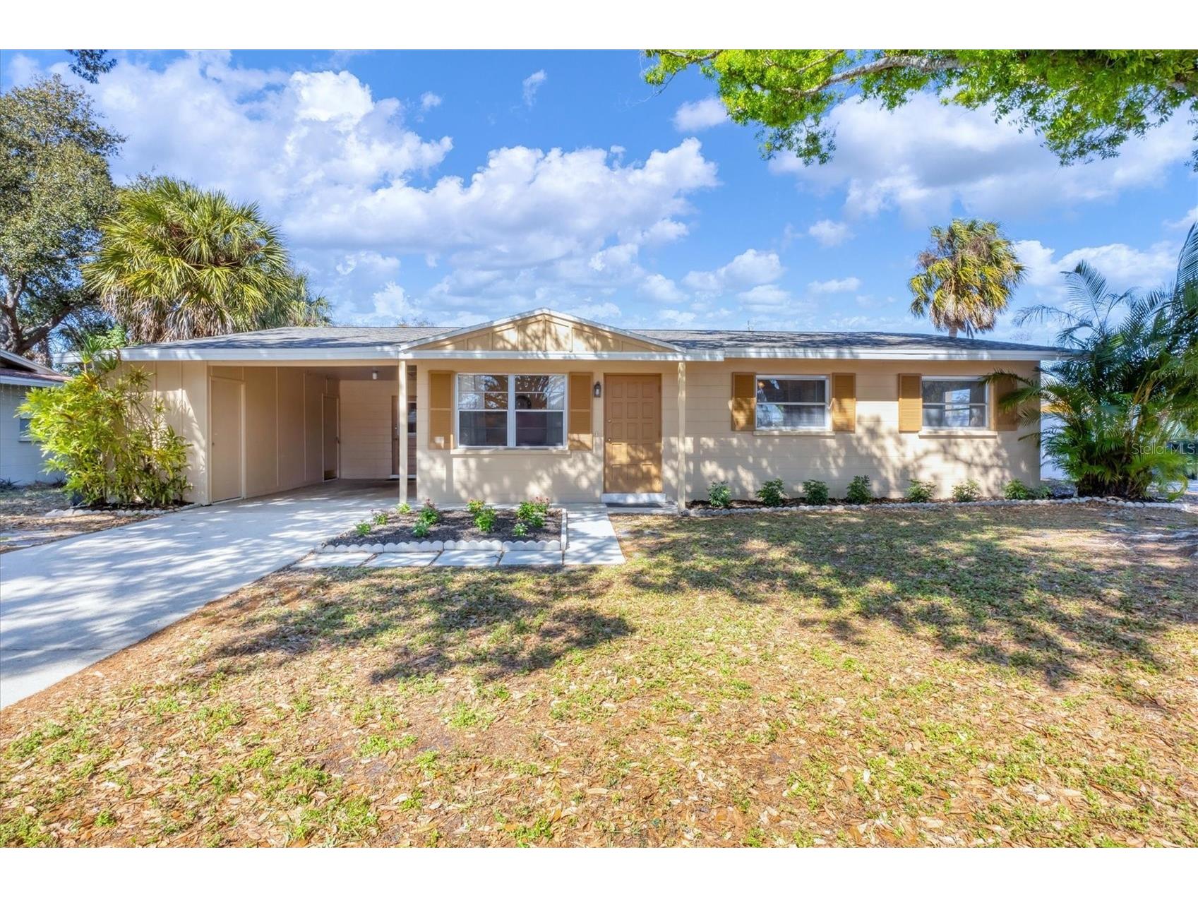 5135 Brookmeade Drive Sarasota FL 34232 A4682030 image1