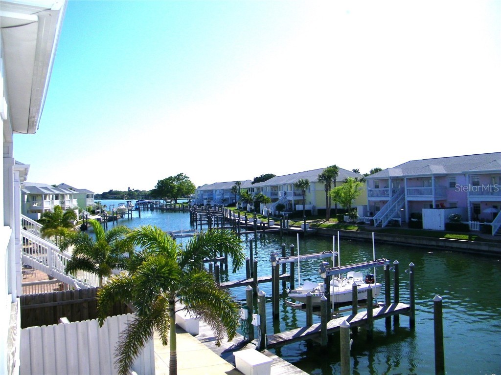 5135 Coquina Key Drive SE #E Saint Petersburg FL 33705 U8227880 image1