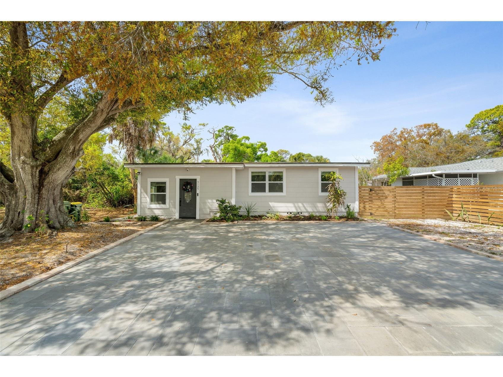 5135 Old Bradenton Road Sarasota FL 34234 A4685664 image1