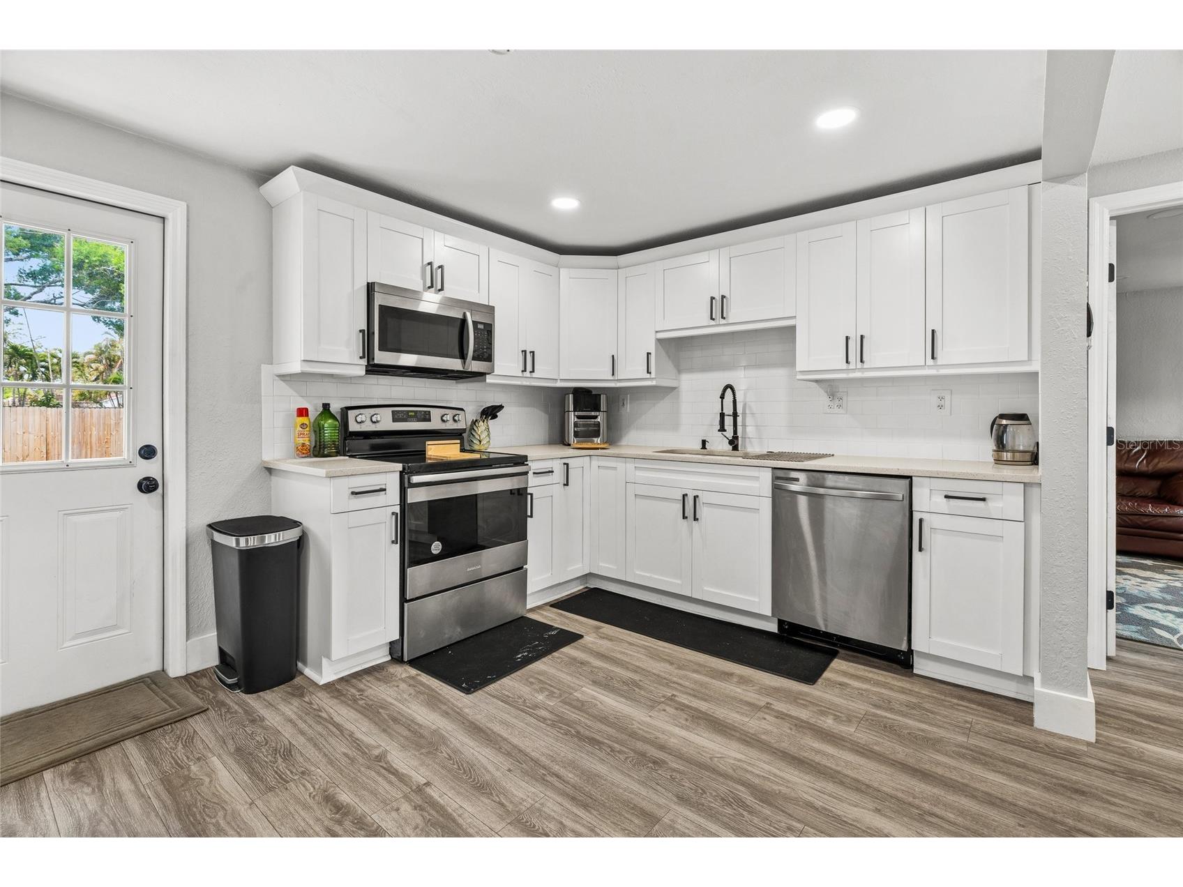 5135 Old Bradenton Road Sarasota FL 34234 A4685664 image11