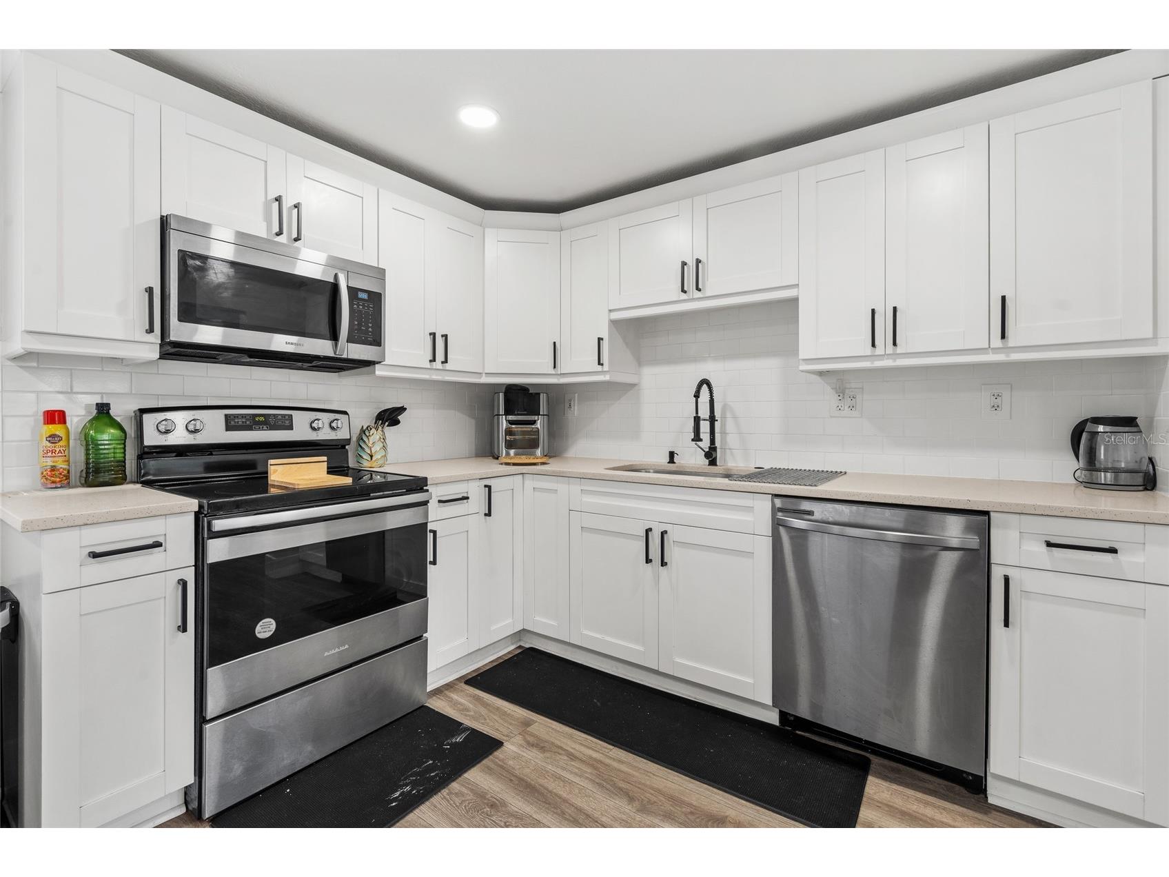 5135 Old Bradenton Road Sarasota FL 34234 A4685664 image14