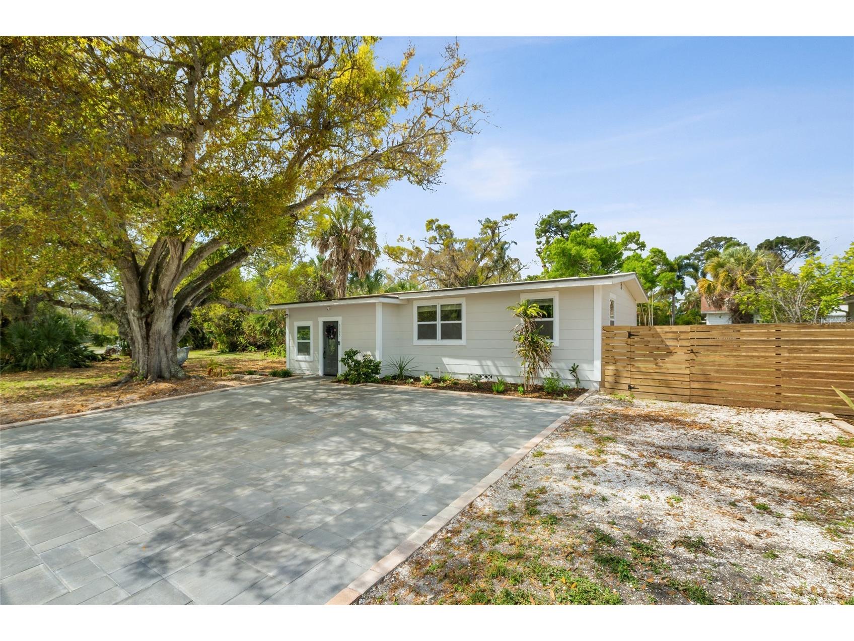 5135 Old Bradenton Road Sarasota FL 34234 A4685664 image2