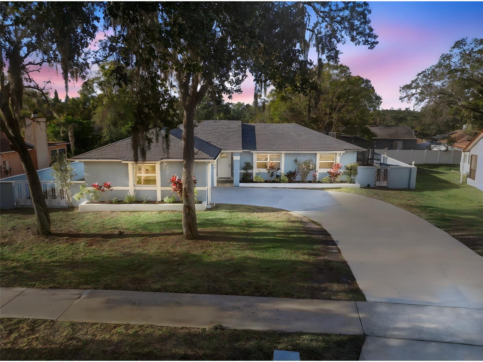 5136 Barnegat Point Road Orlando FL 32808 V4946349 image1