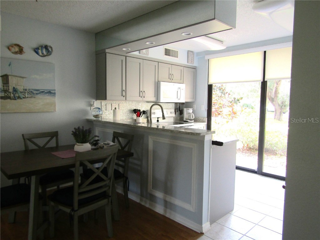 5136 Harpers Croft #11 Sarasota FL 34235 A4626932 image3