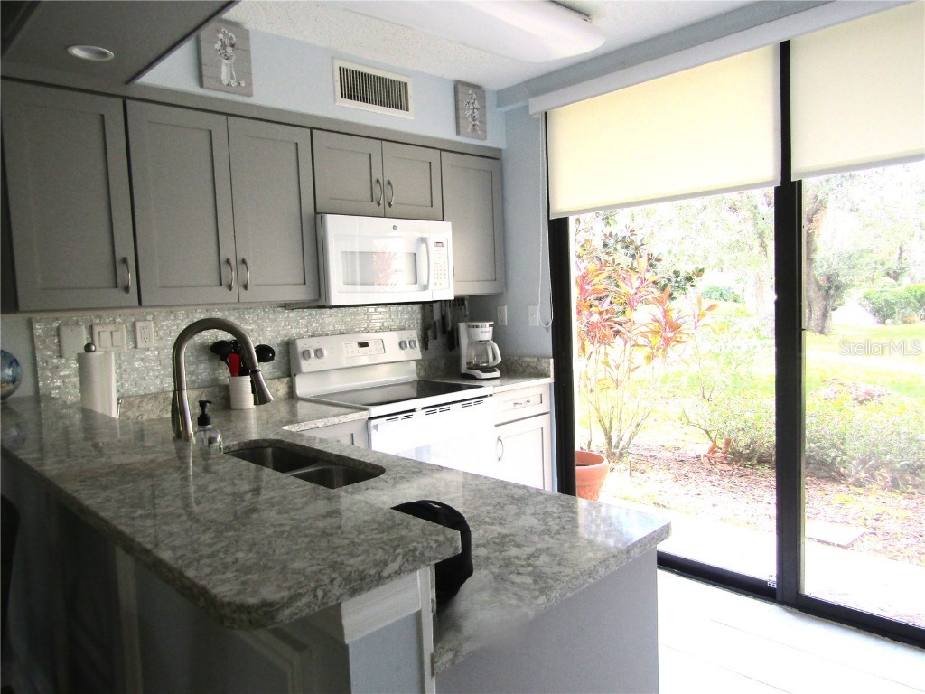 5136 Harpers Croft #11 Sarasota FL 34235 A4626932 image4
