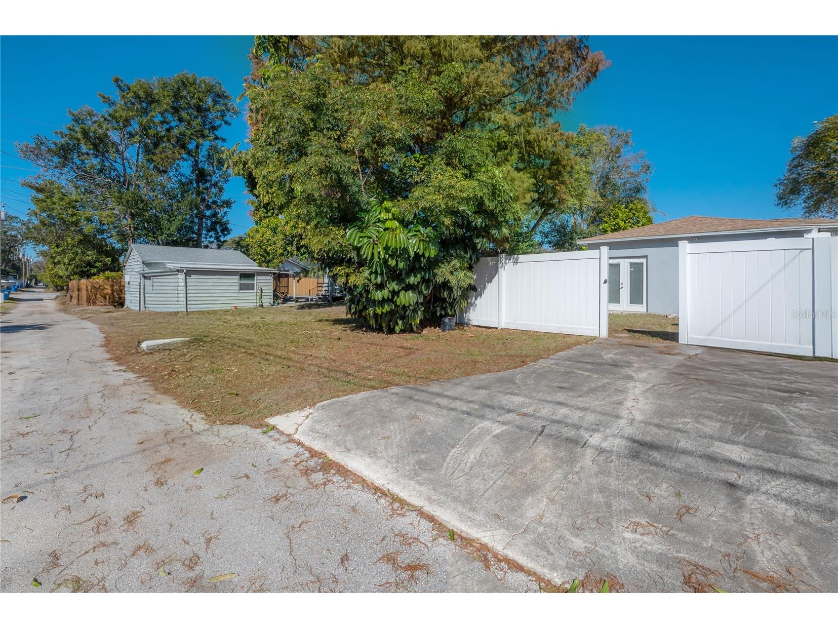 5138 3rd Avenue N Saint Petersburg FL 33710 TB8503072 image33