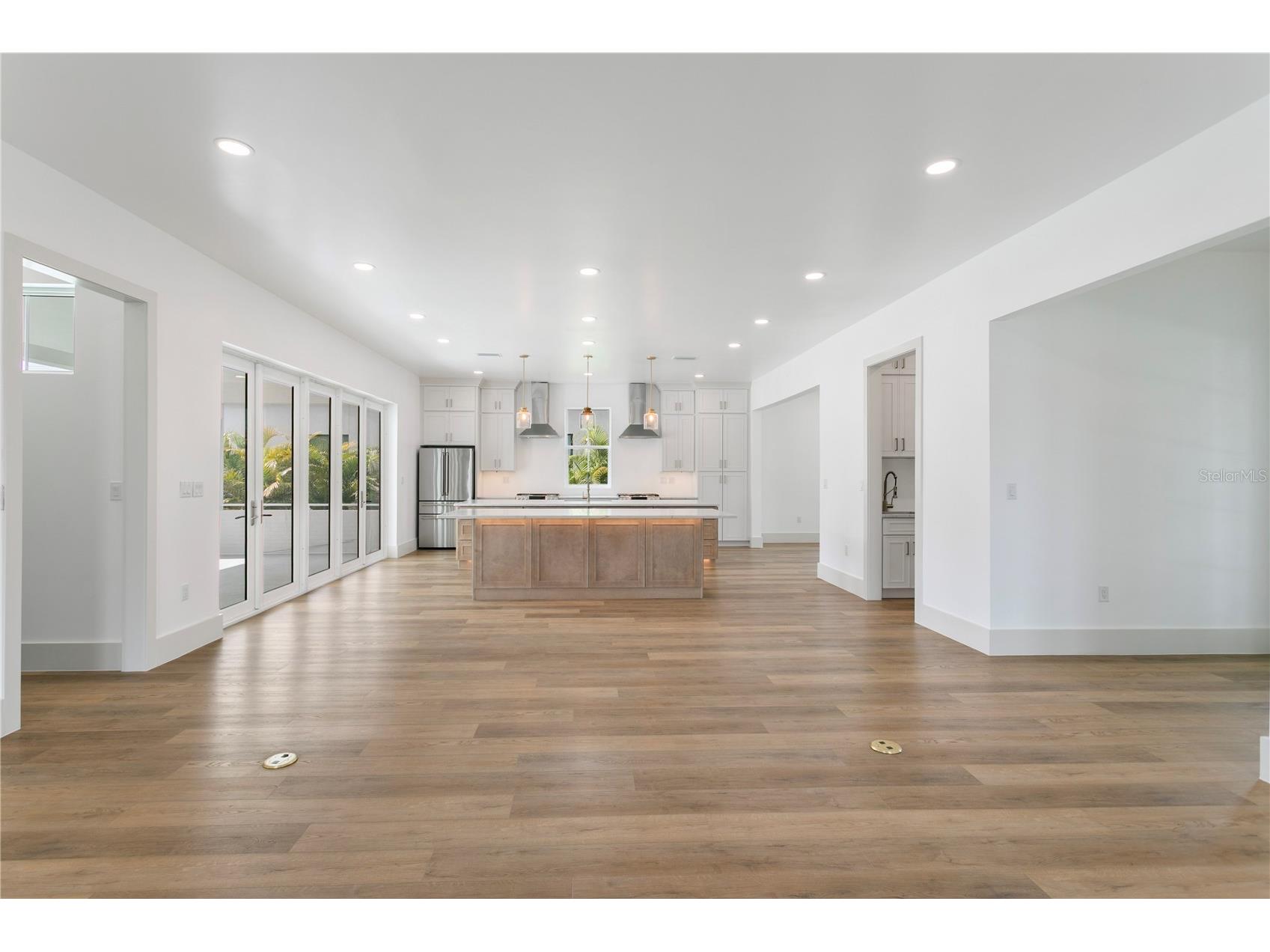 514 38th Avenue NE Saint Petersburg FL 33704 TB8486739 image13