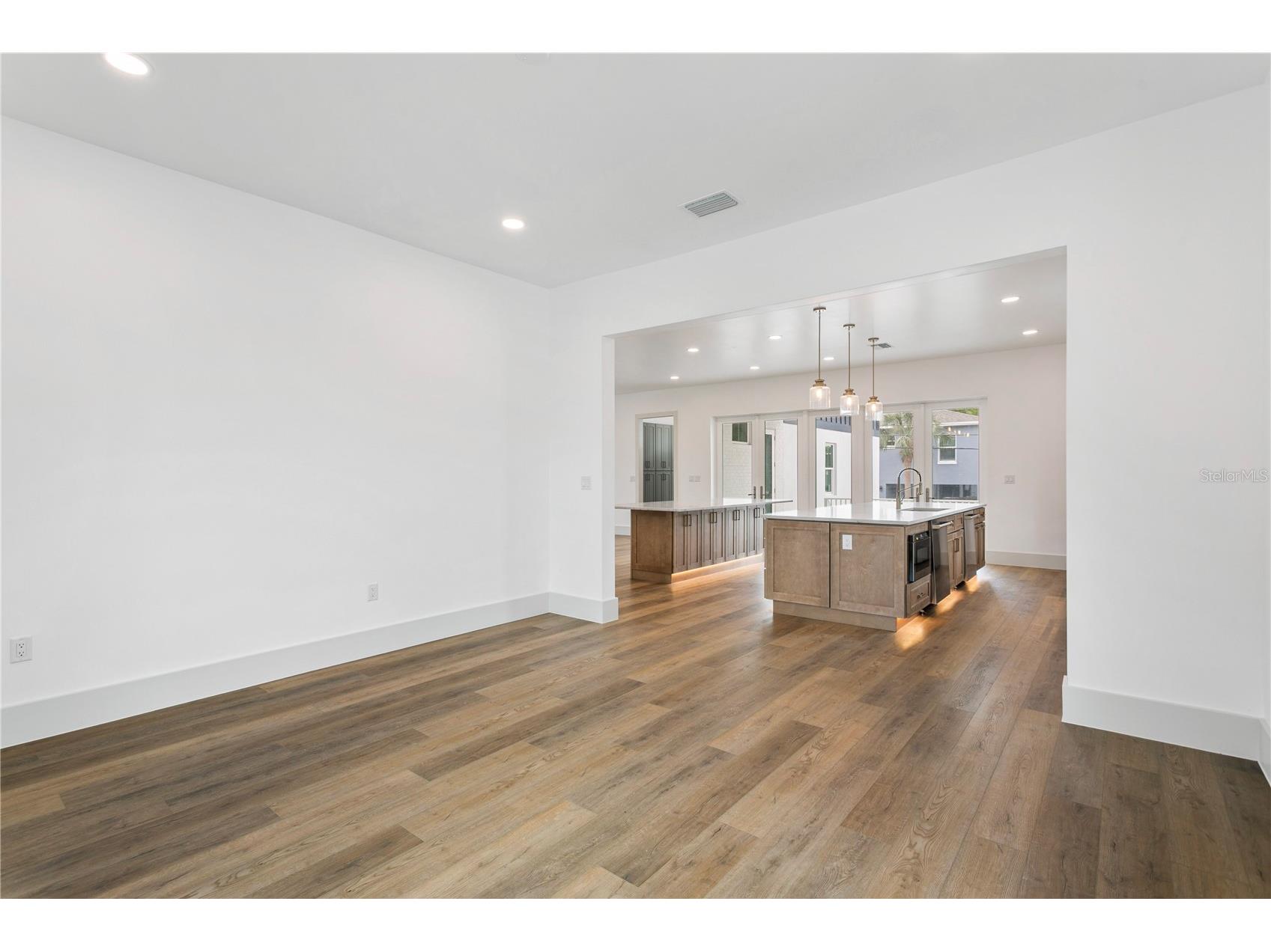 514 38th Avenue NE Saint Petersburg FL 33704 TB8486739 image15