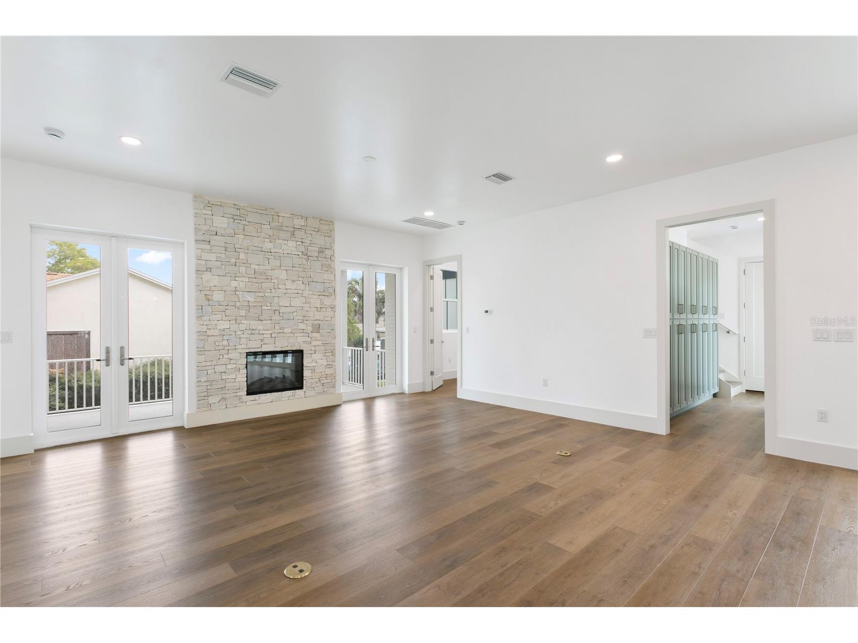 514 38th Avenue NE Saint Petersburg FL 33704 TB8486739 image17