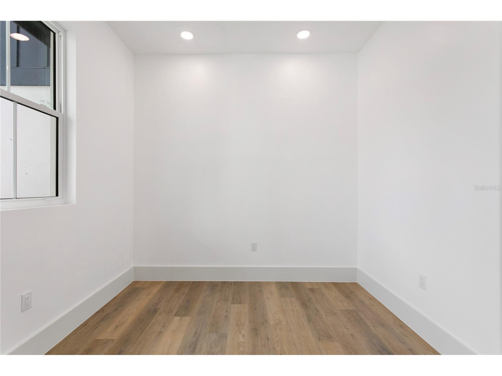 514 38th Avenue NE Saint Petersburg FL 33704 TB8486739 image26