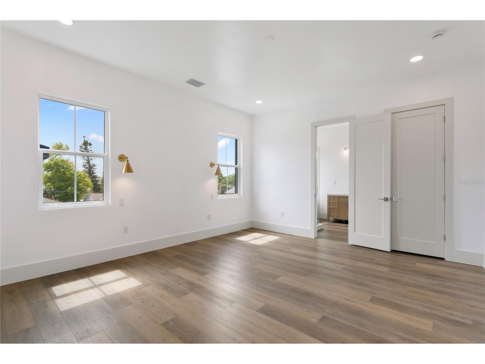 514 38th Avenue NE Saint Petersburg FL 33704 TB8486739 image29