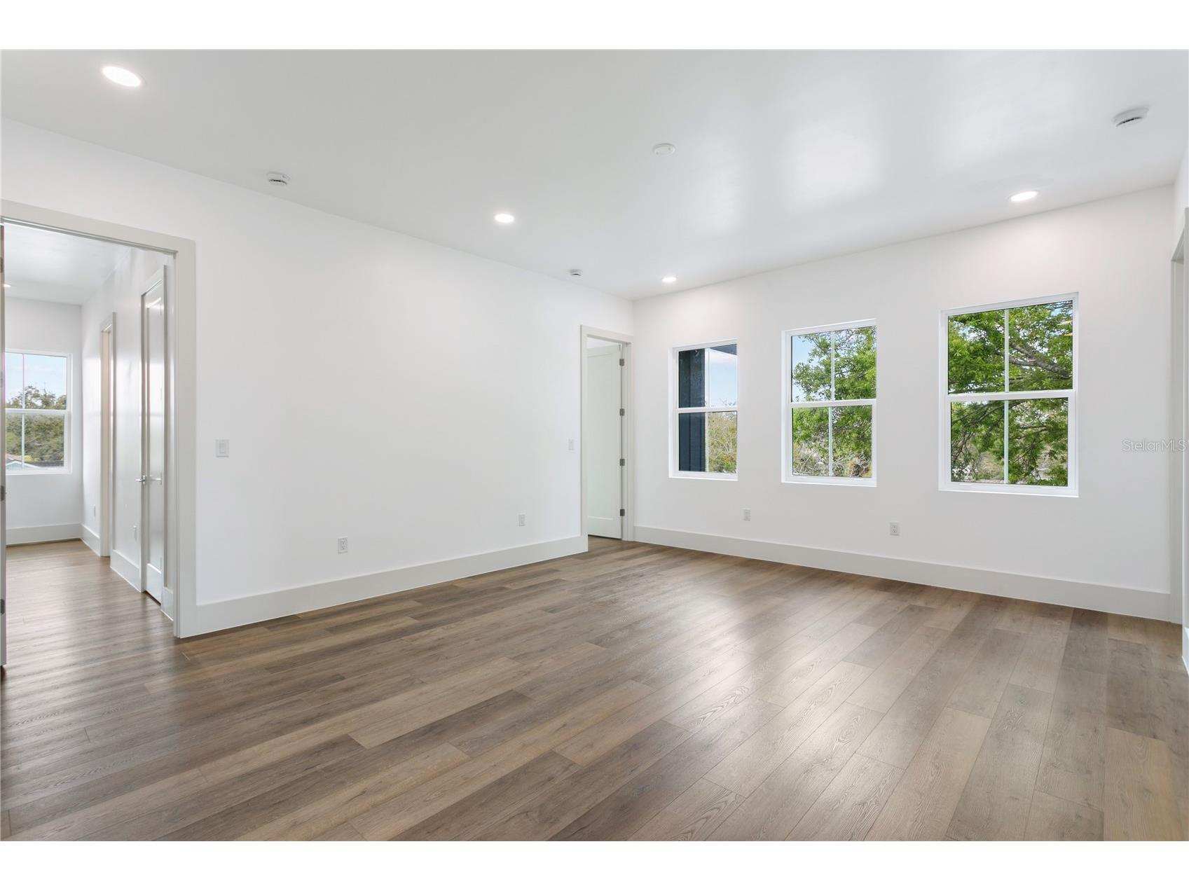 514 38th Avenue NE Saint Petersburg FL 33704 TB8486739 image37